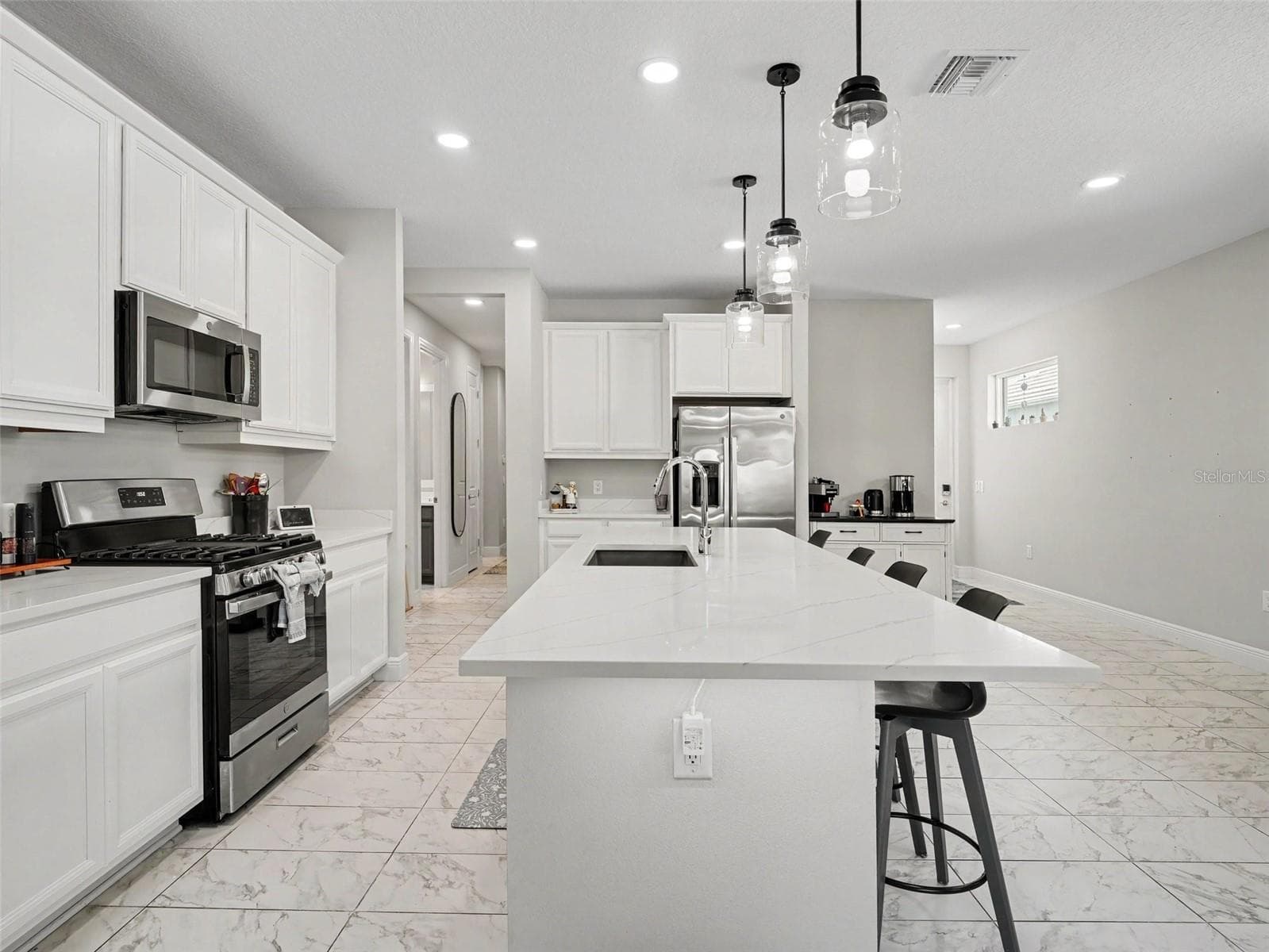 8144 Sternway Rd photo 4