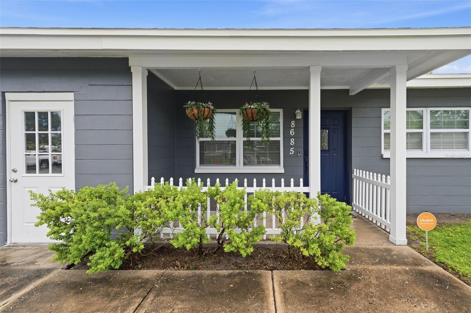 8685 Magnolia Dr photo 3