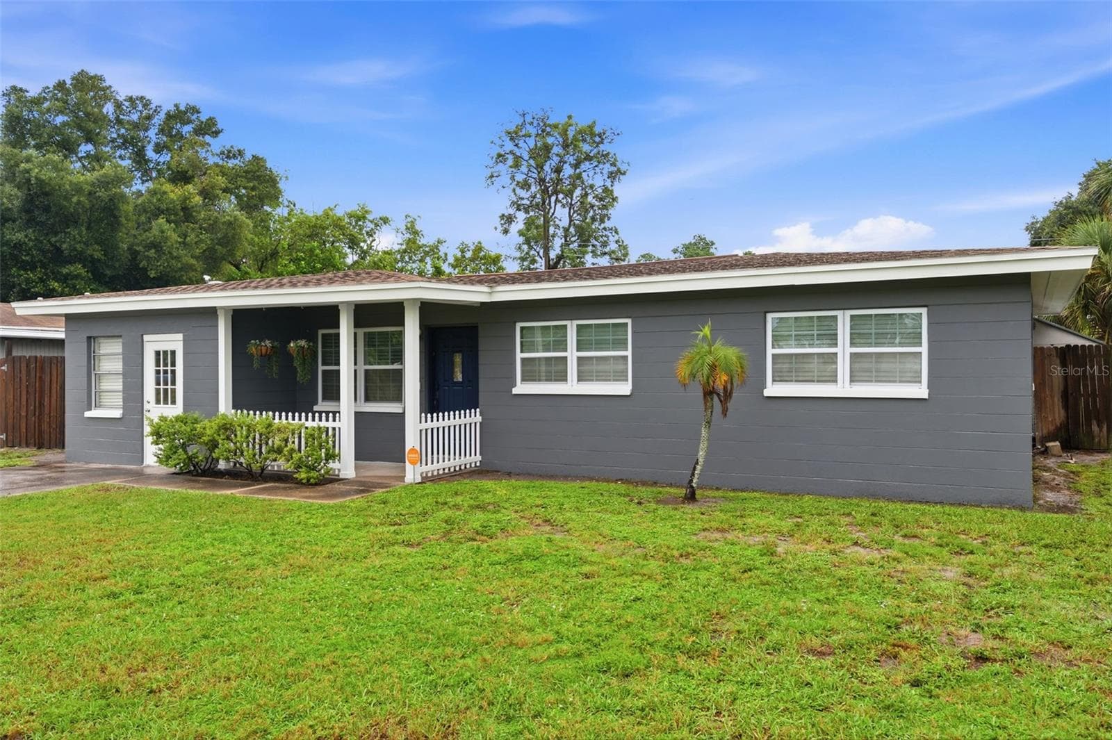 8685 Magnolia Dr photo 2