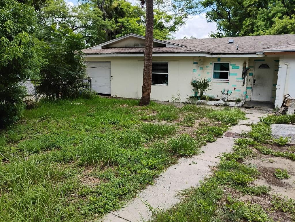 2157 Railroad Ave photo 2