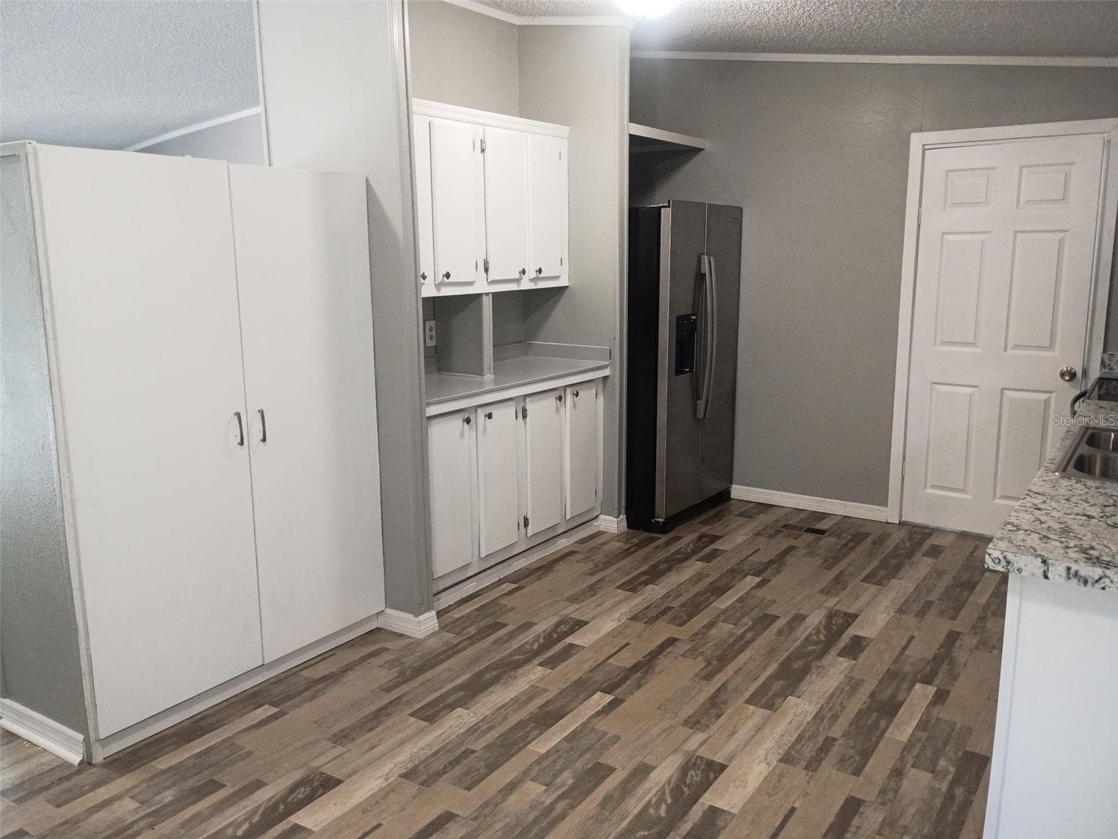 861 Saddlewood Blvd photo 2