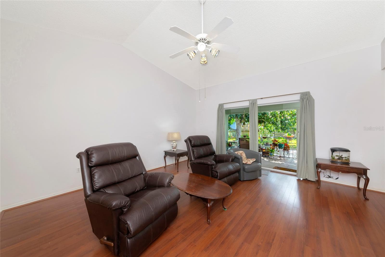2405 Icecapade Dr photo 5