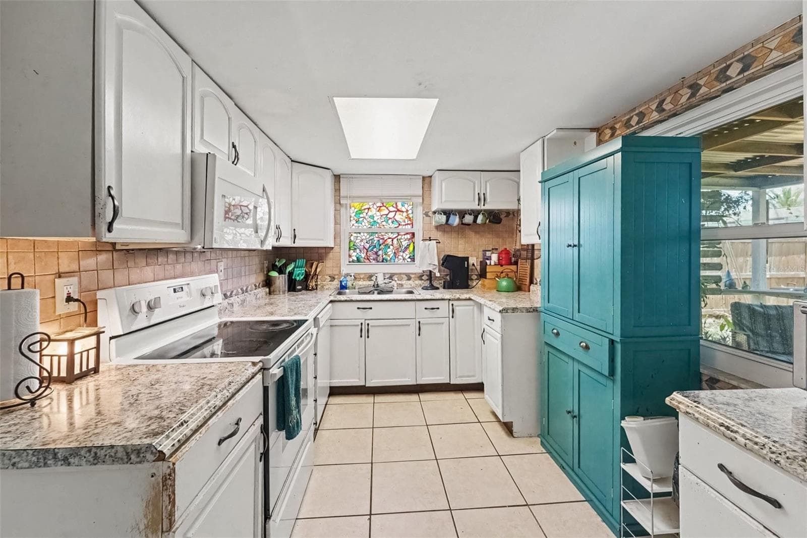 8143 Hixton Dr photo 3
