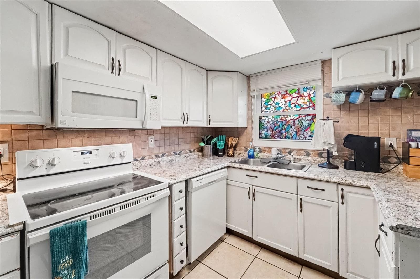 8143 Hixton Dr photo 4
