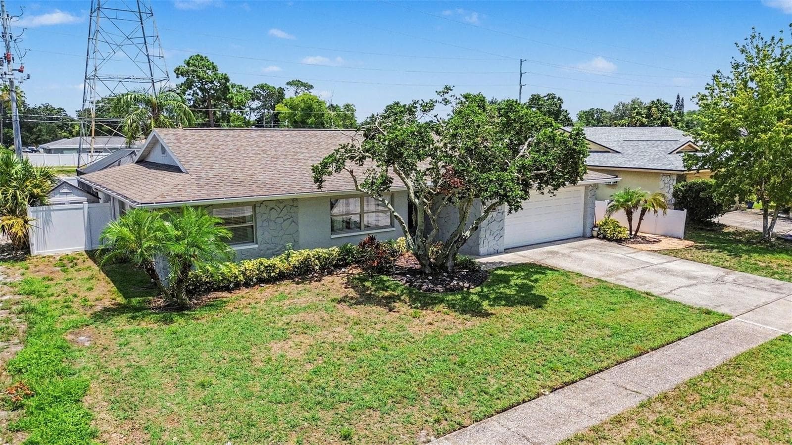 3369 Hunt Club Dr photo 2