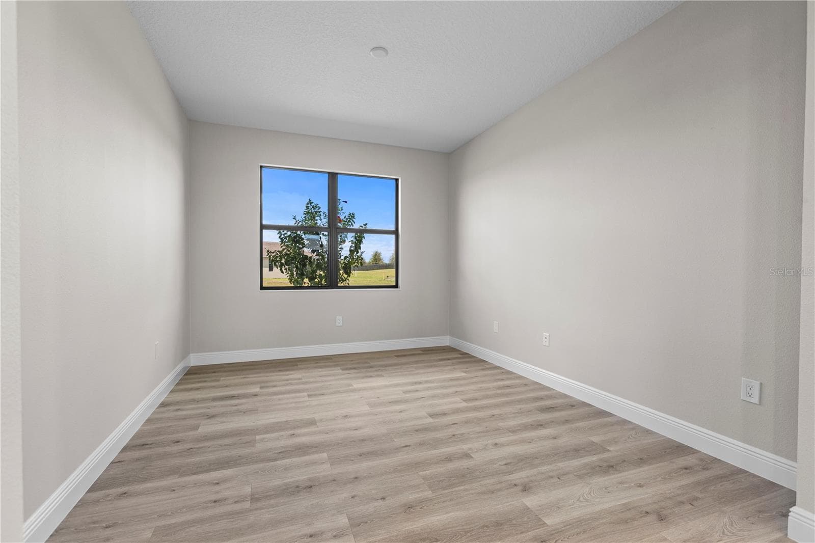 18388 Rockport Pl photo 3