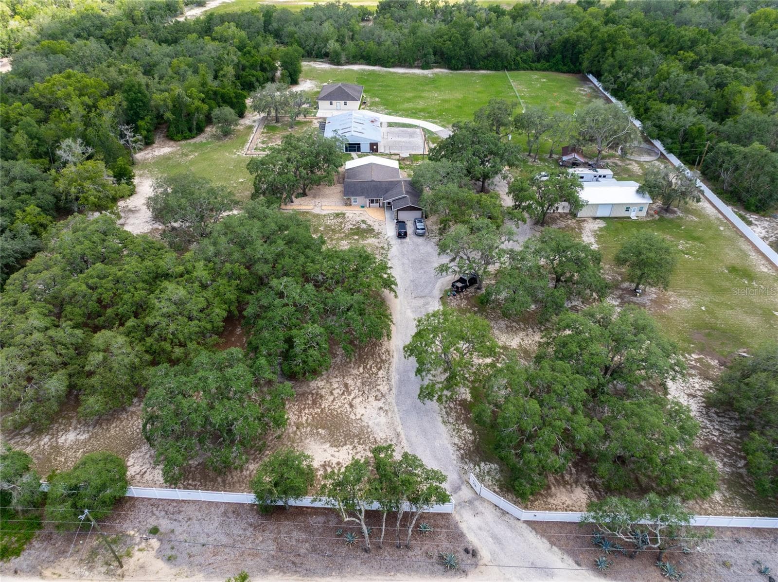 16142 Breakwater Ln photo 2