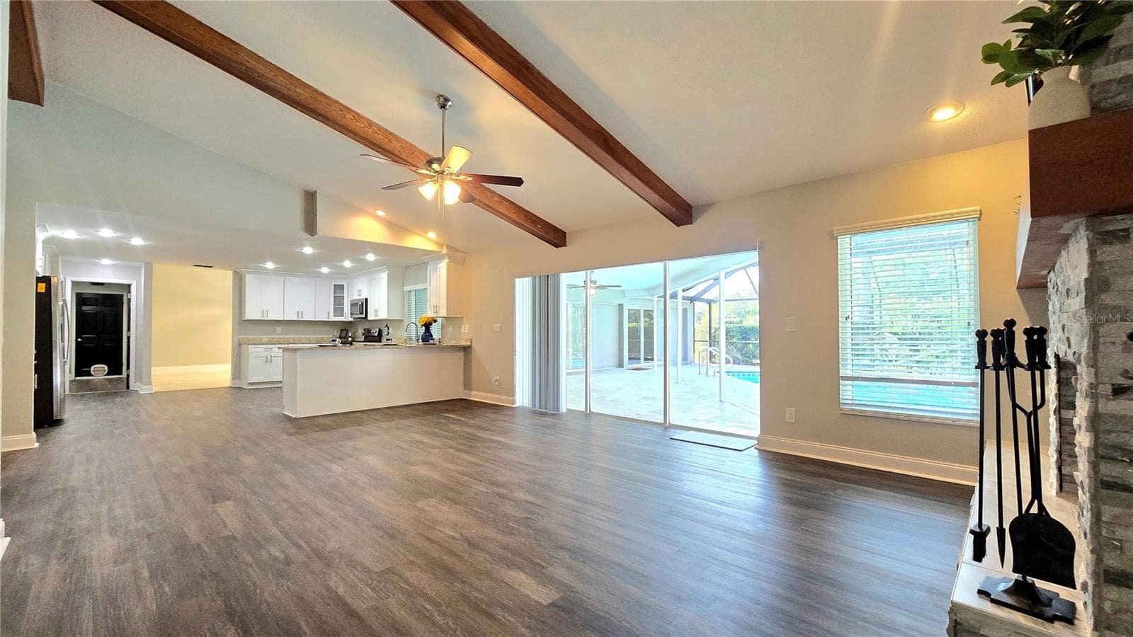 3297 Valemoor Dr photo 4