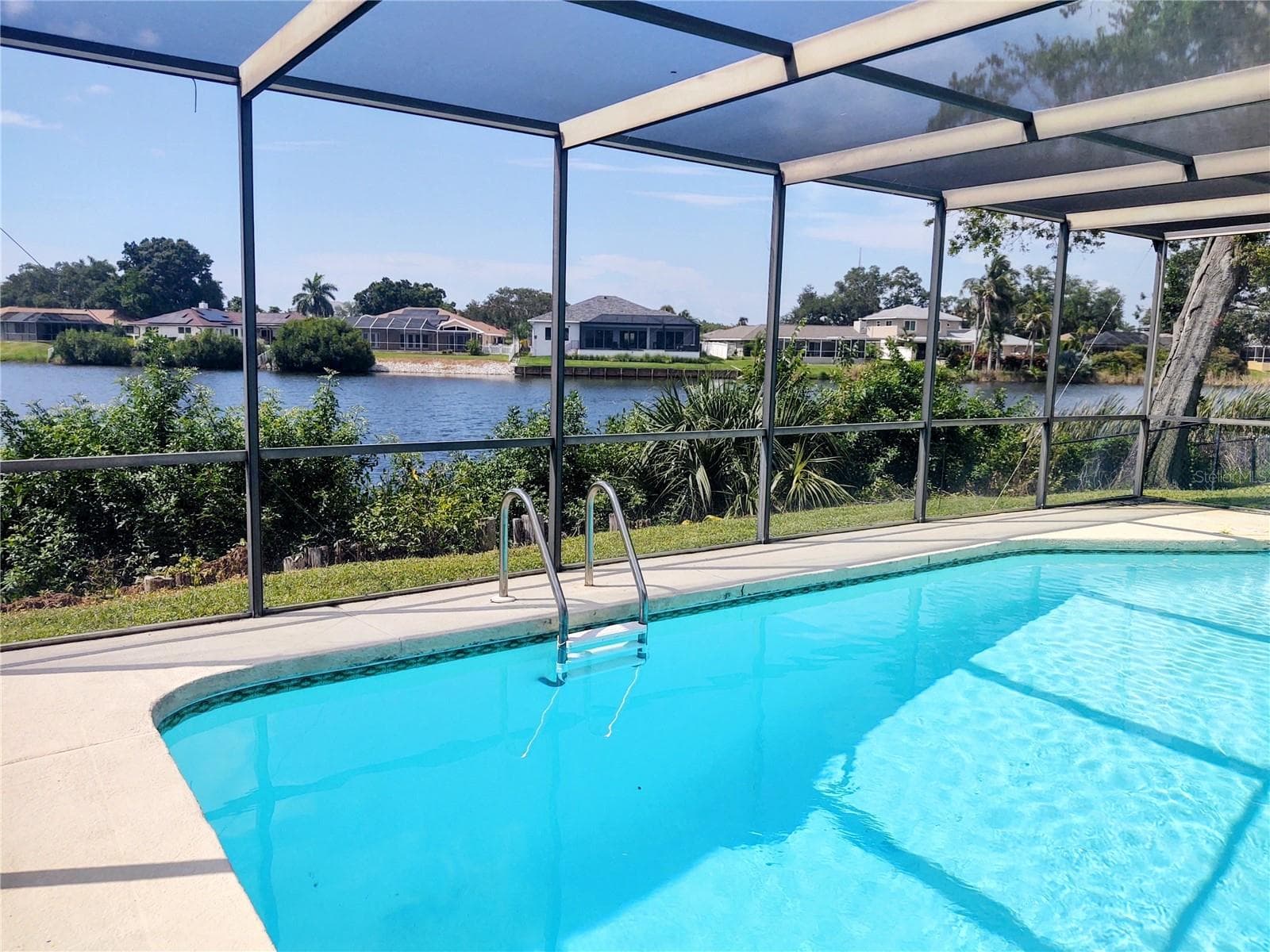 619 Riviera Bay Dr NE photo 4