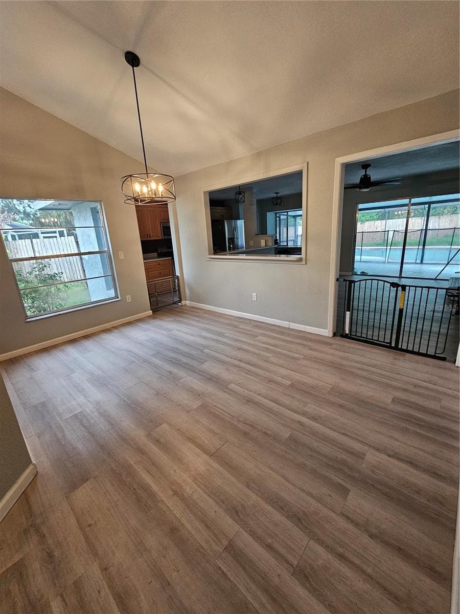 2041 Shadow Pine Dr photo 4