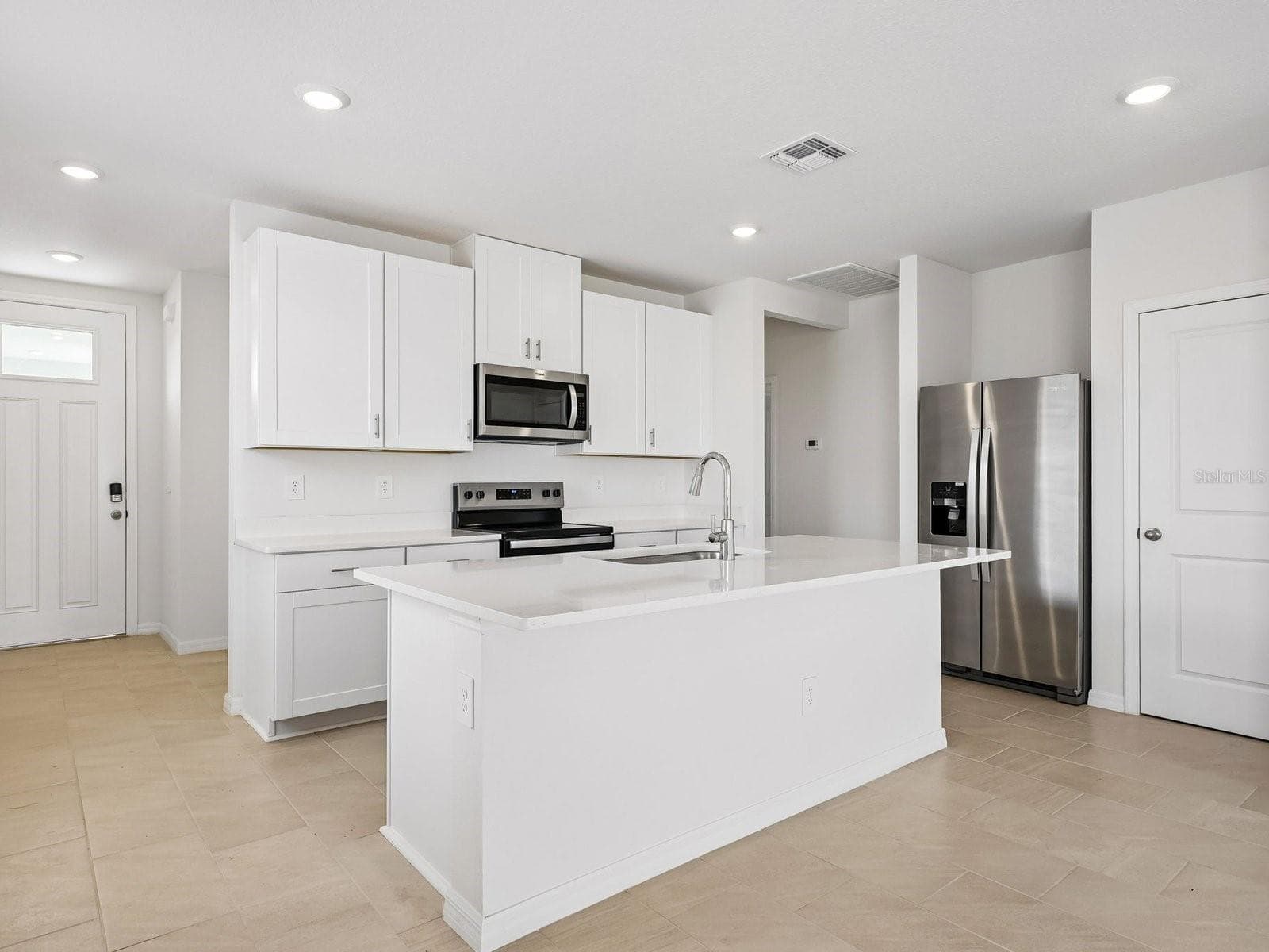 13403 Shellmore Ave photo 4