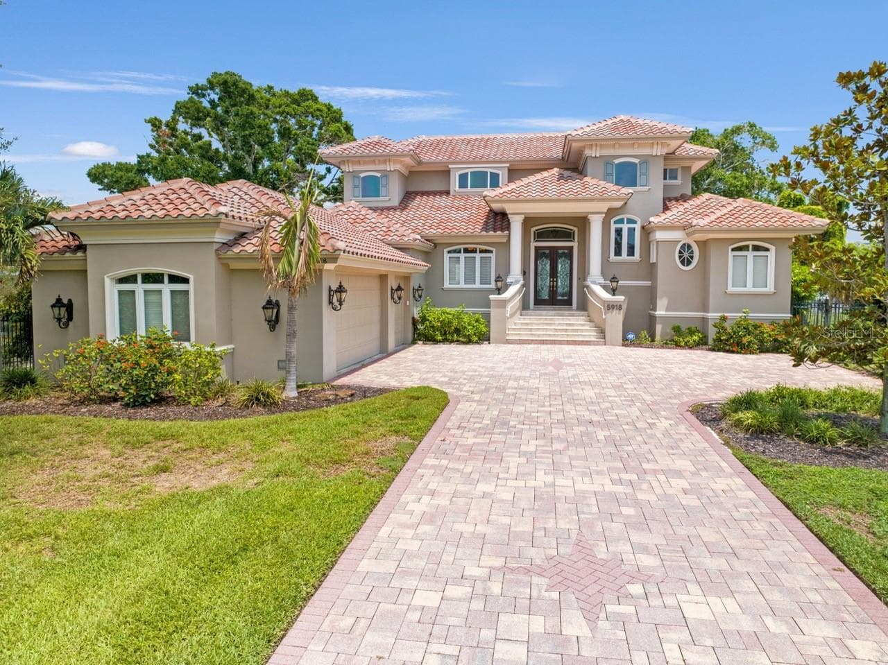5918 Bahama Shores Dr S photo 2