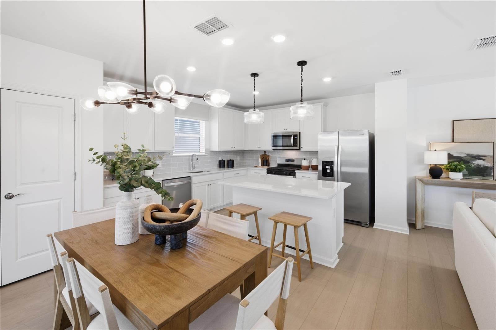 805 Balleby Trl photo 4