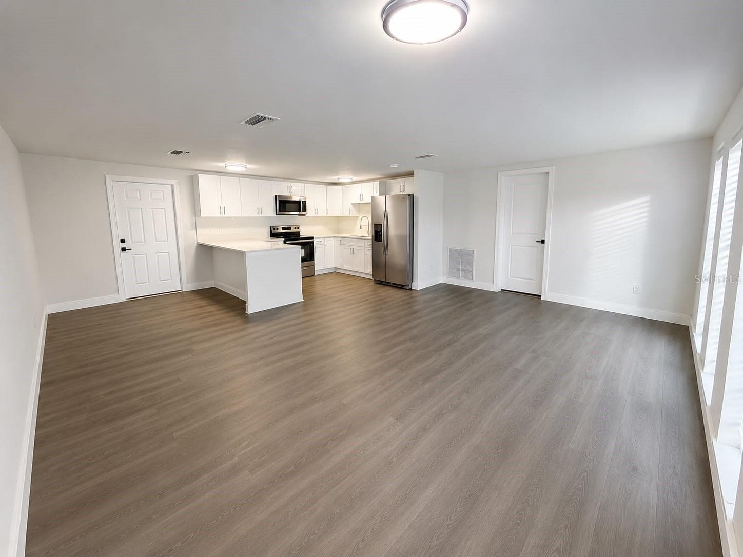 7035 Palisade Dr photo 2