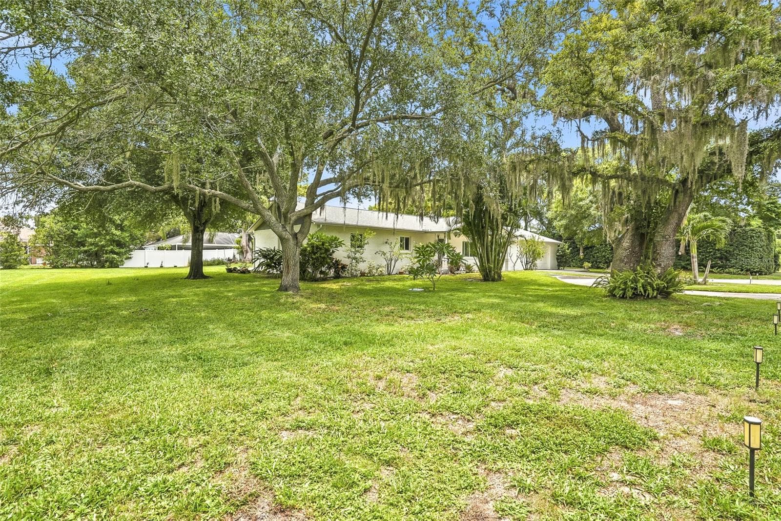 2817 Fleeman Rd photo 2