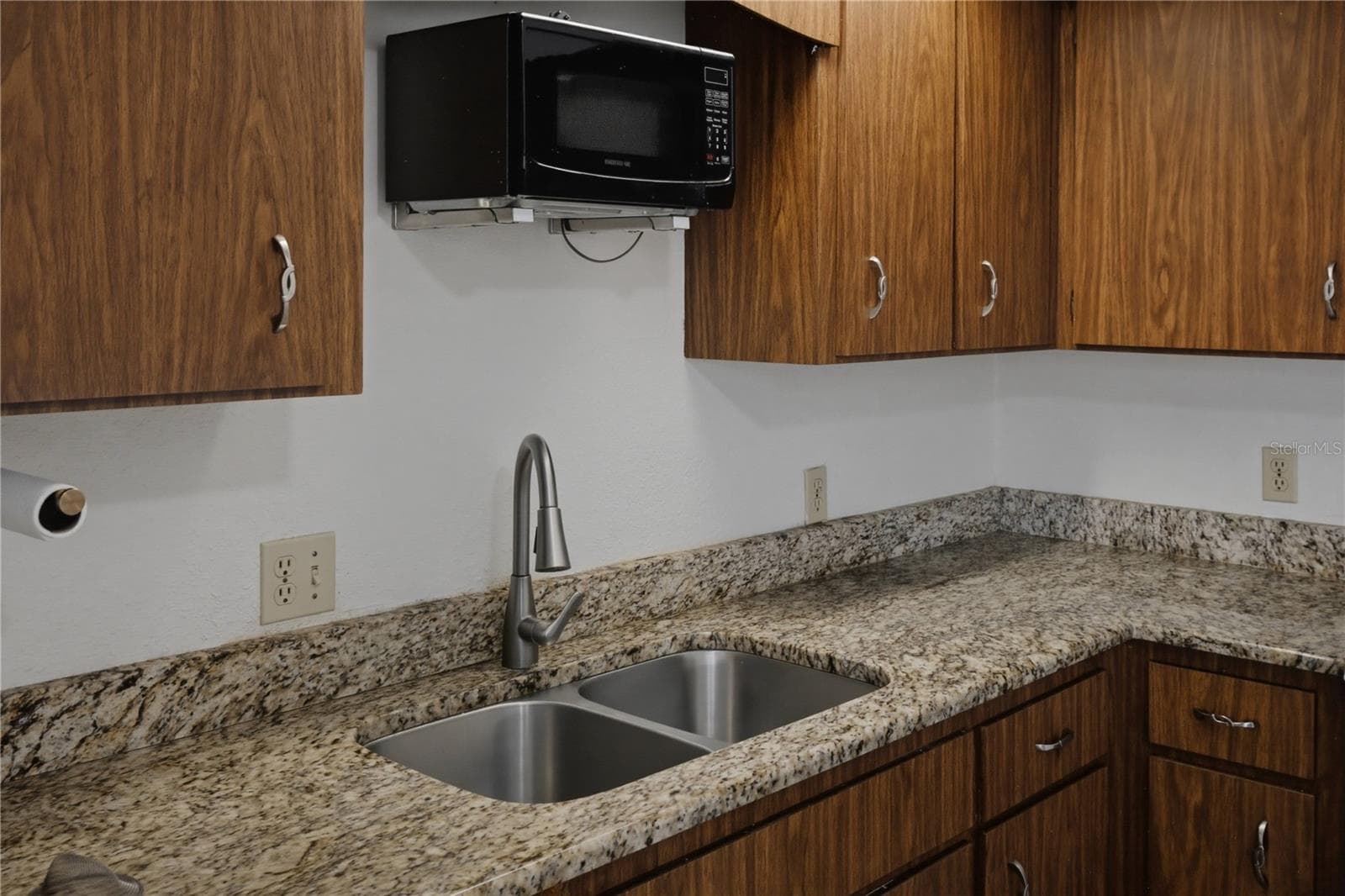 101 Lake Hunter Dr #11 photo 3