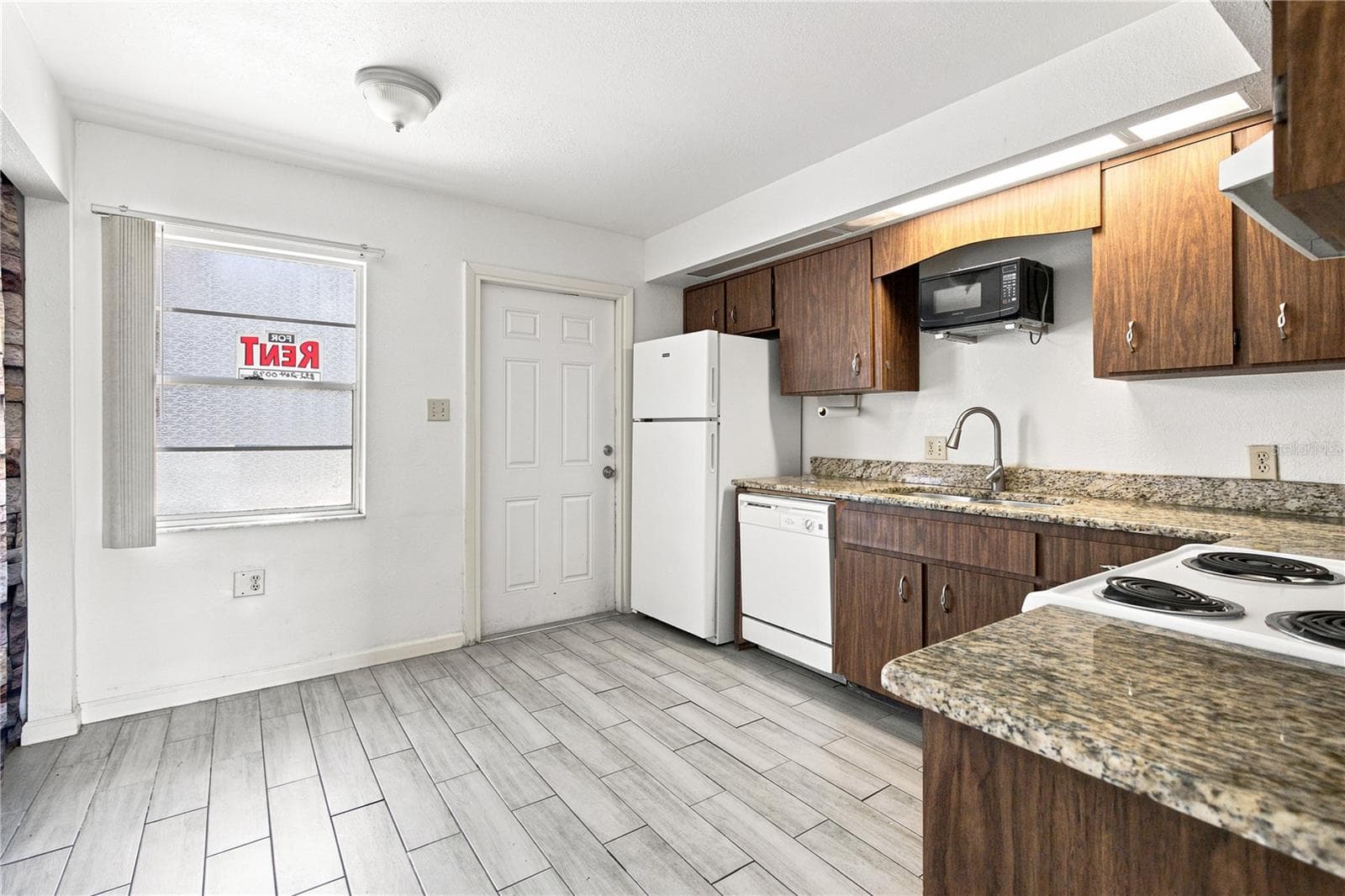 101 Lake Hunter Dr #11 photo 5