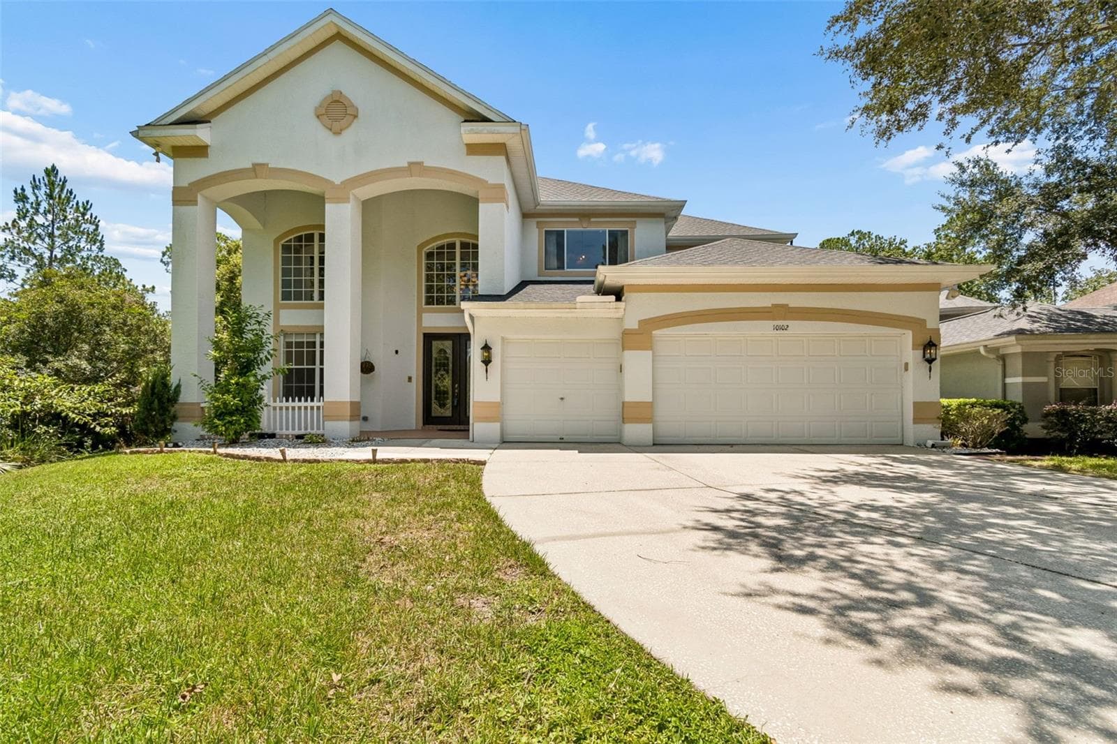 10102 Deercliff Dr photo 2