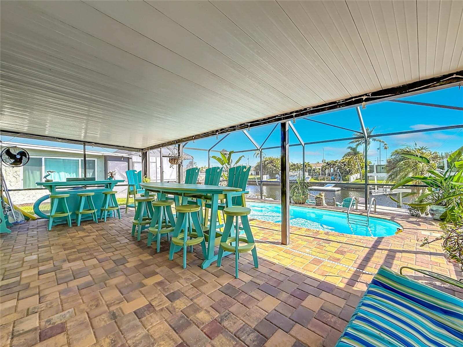 4046 Floramar Ter photo 2