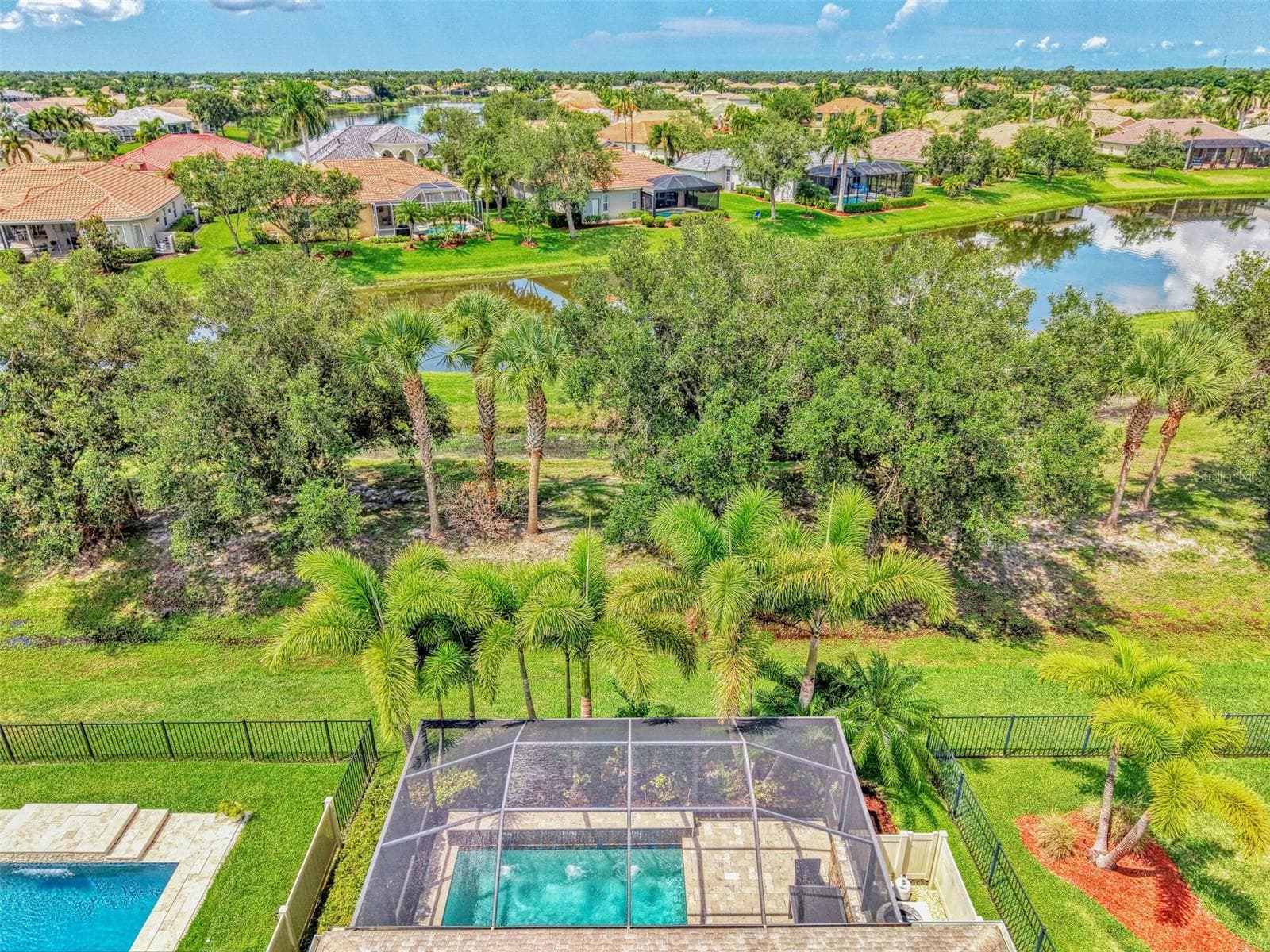 8467 Nandina Dr photo 4