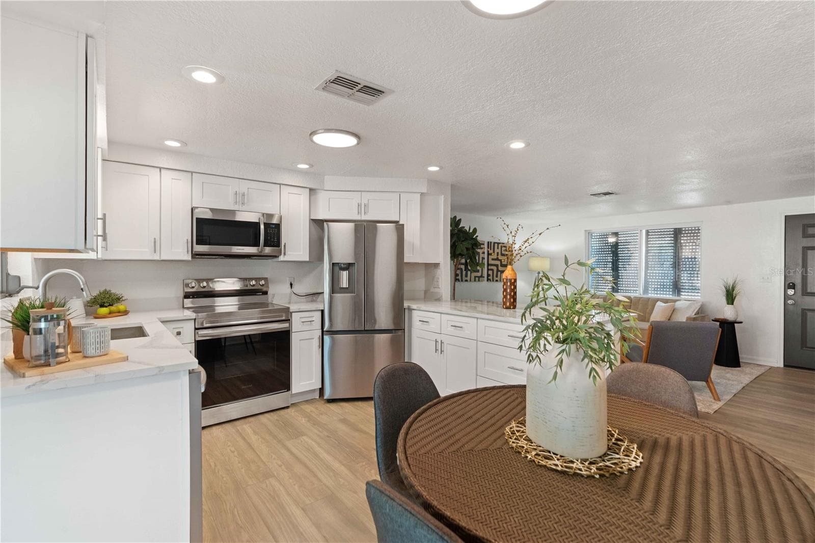 13912 Darlene Ave photo 5