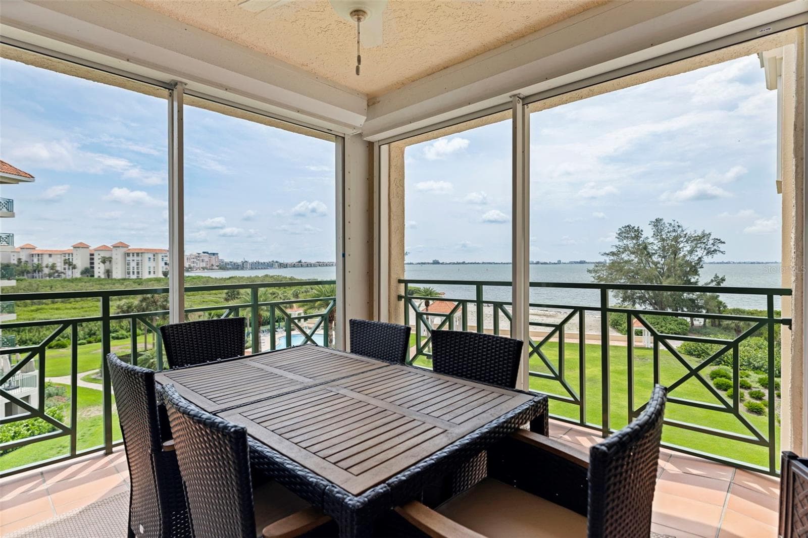 4737 Dolphin Cay Ln S #401 photo 2