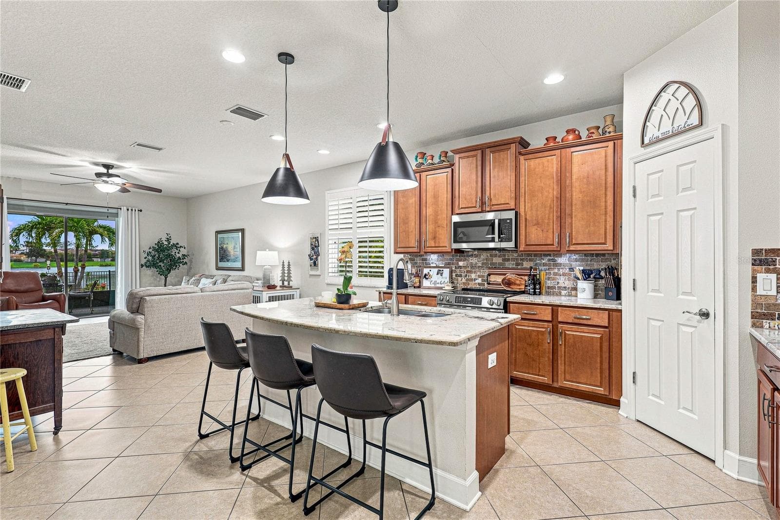 8478 Nandina Dr photo 3