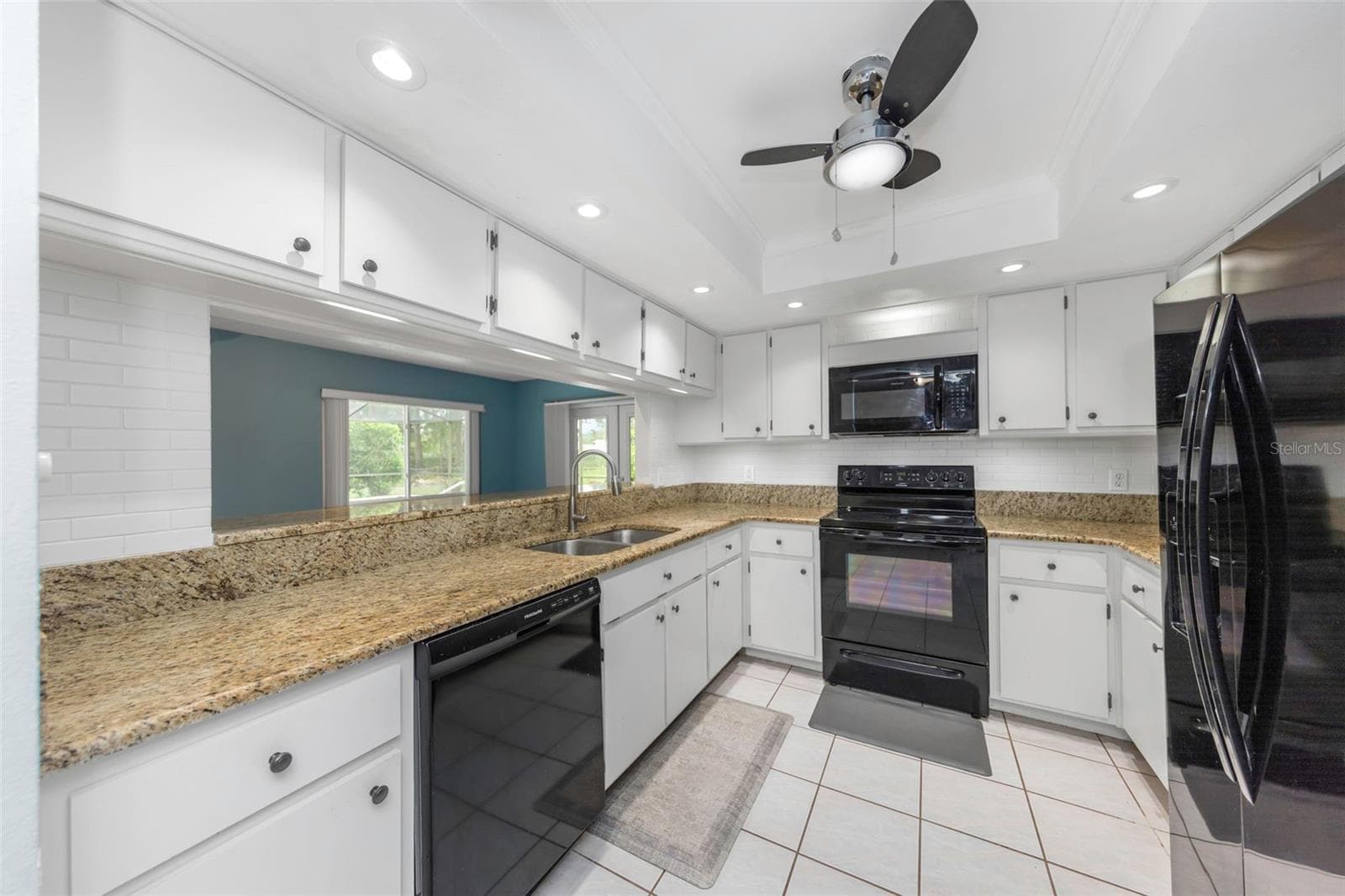 9237 Amazon Dr photo 4