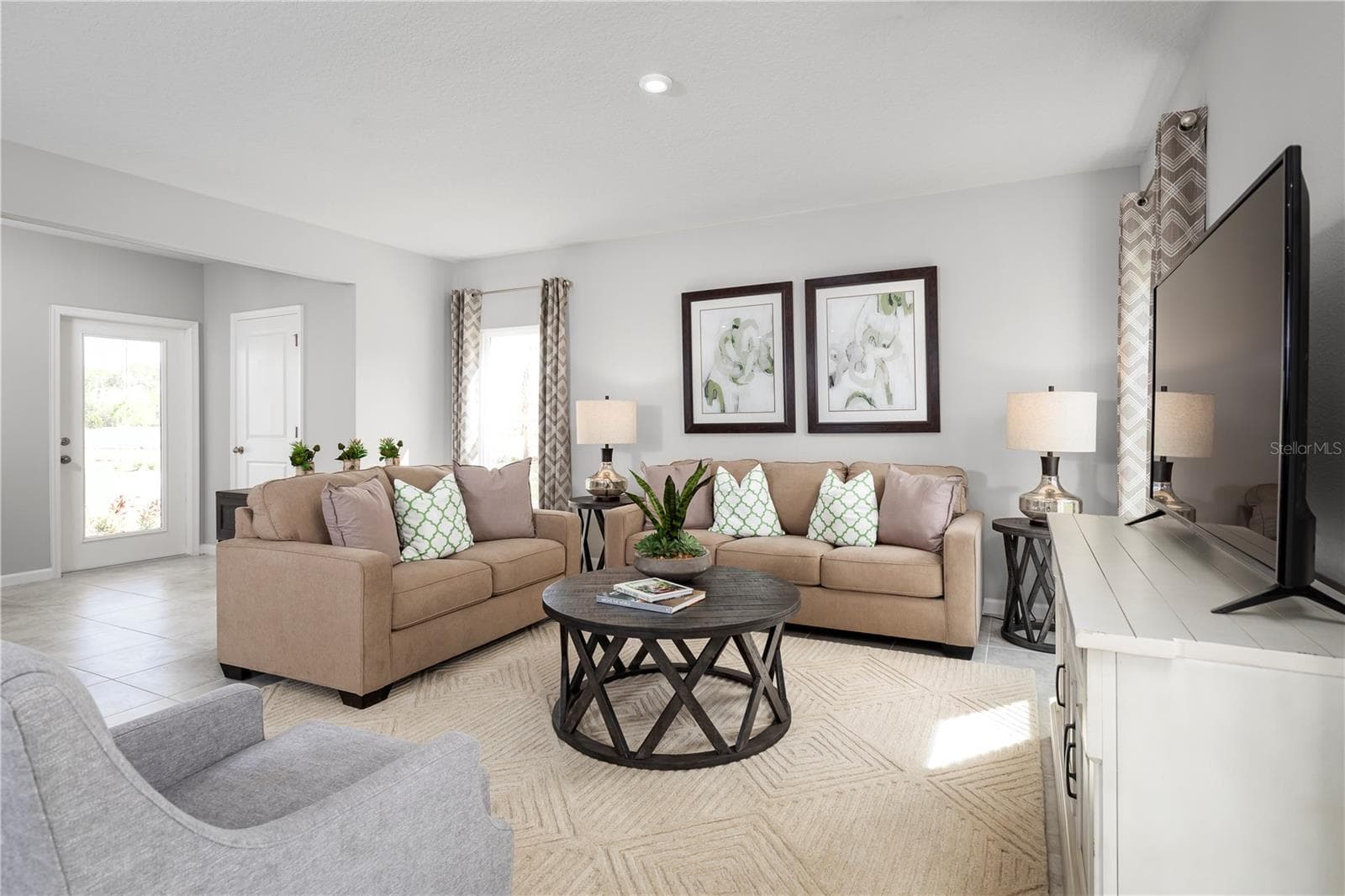 6938 Sundial Dr photo 2