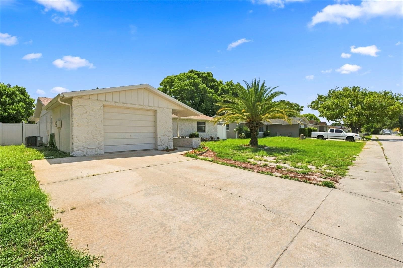 8936 Windsong Ln photo 2