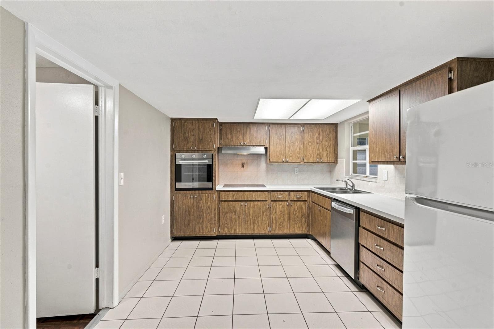 8936 Windsong Ln photo 5