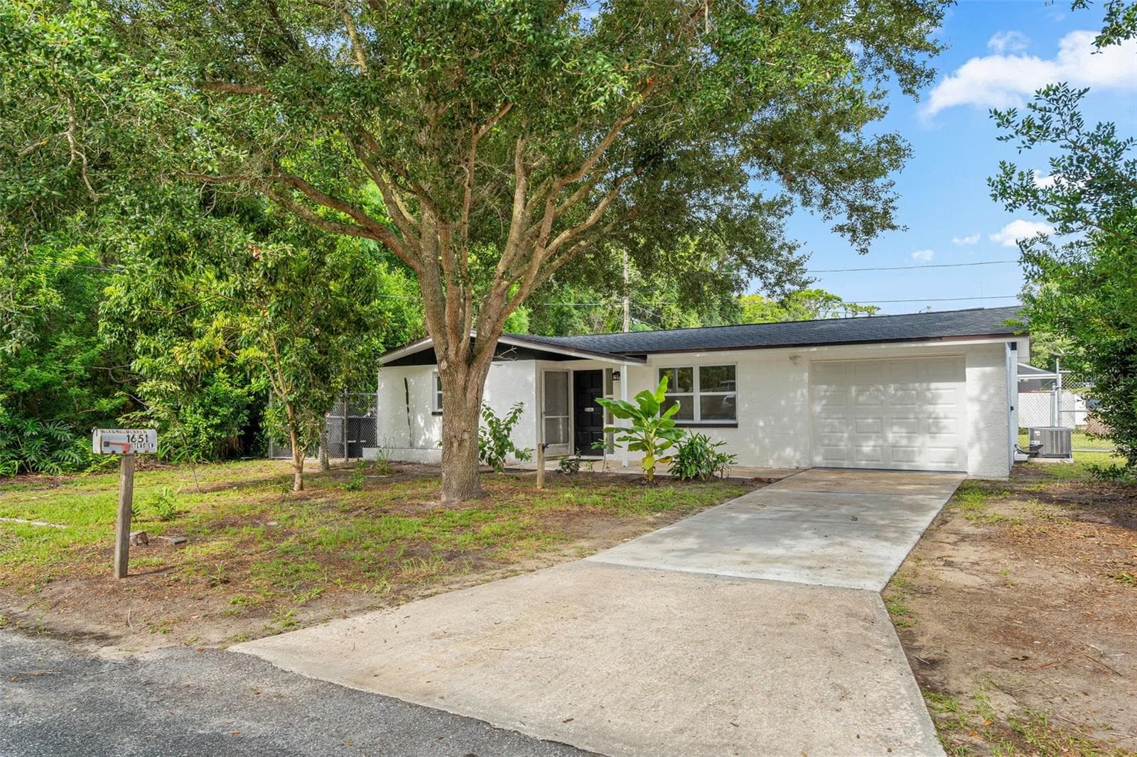 1651 Atlas Ln photo 2