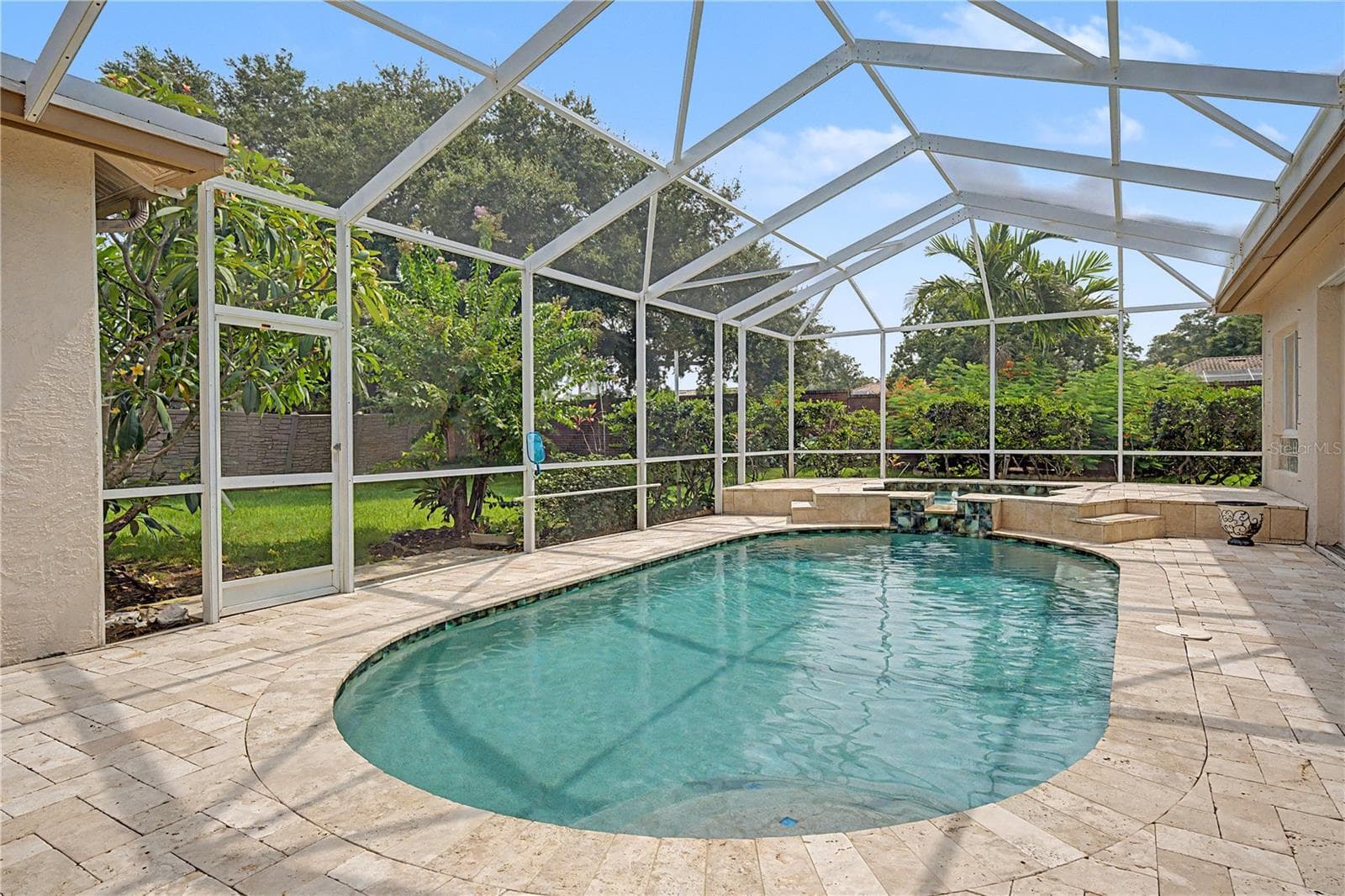 2093 Swan Ln photo 5