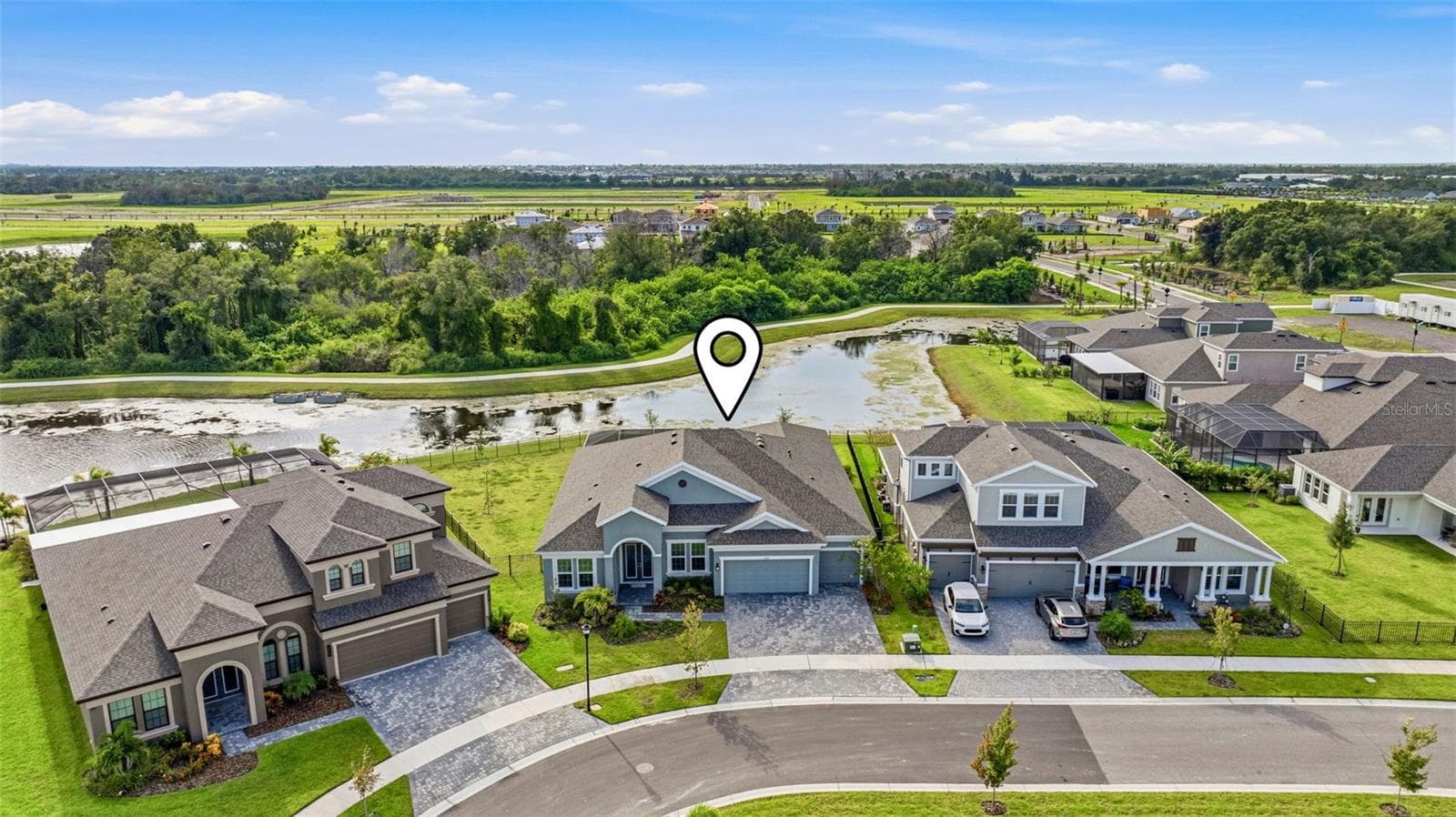 5254 Wolf Creek Dr photo 2
