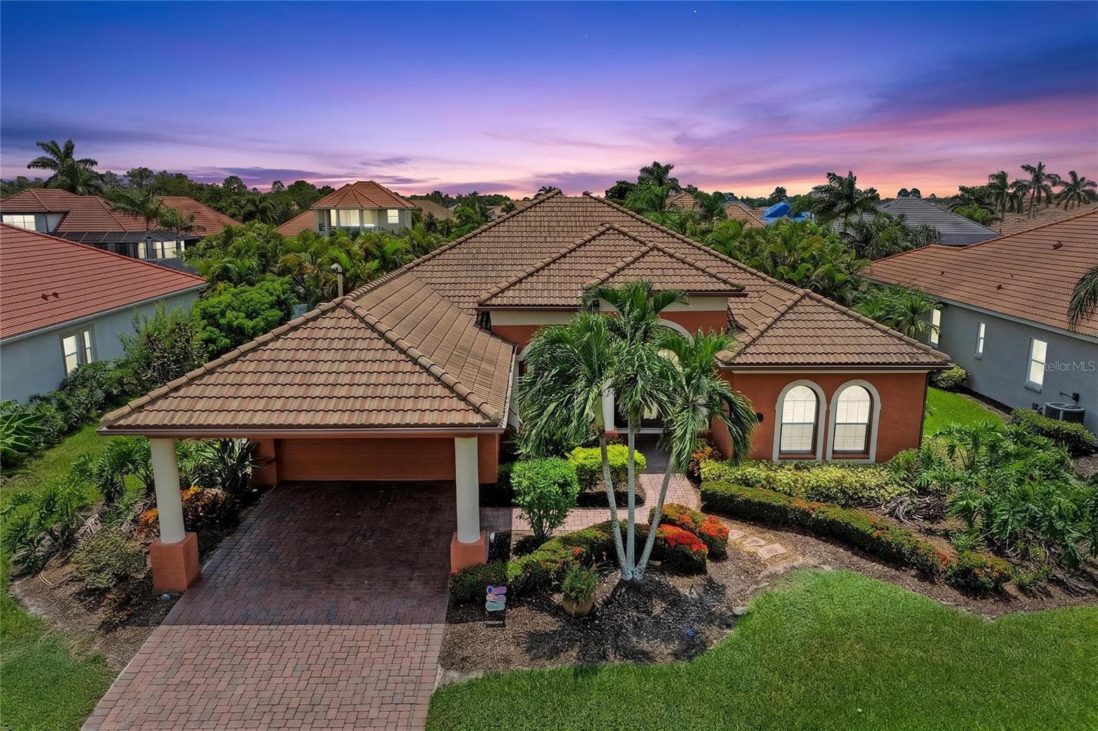 545 Mast Dr photo 4