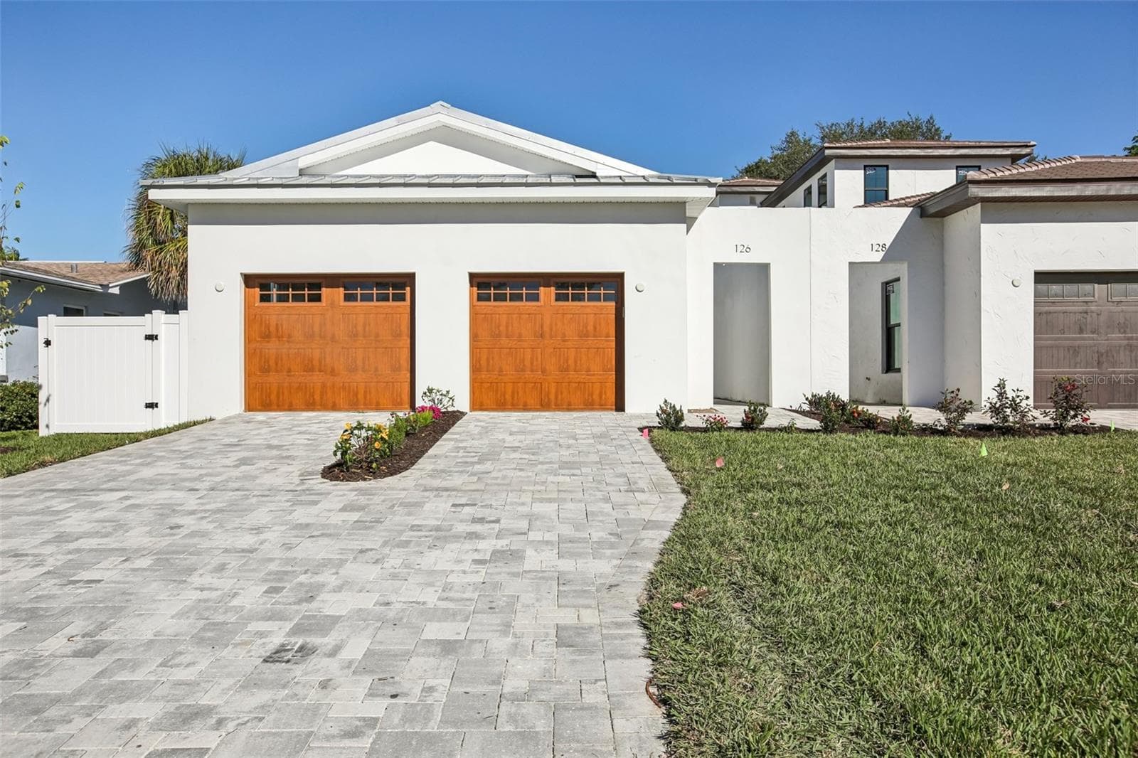 126 Ricardo Way NE photo 2