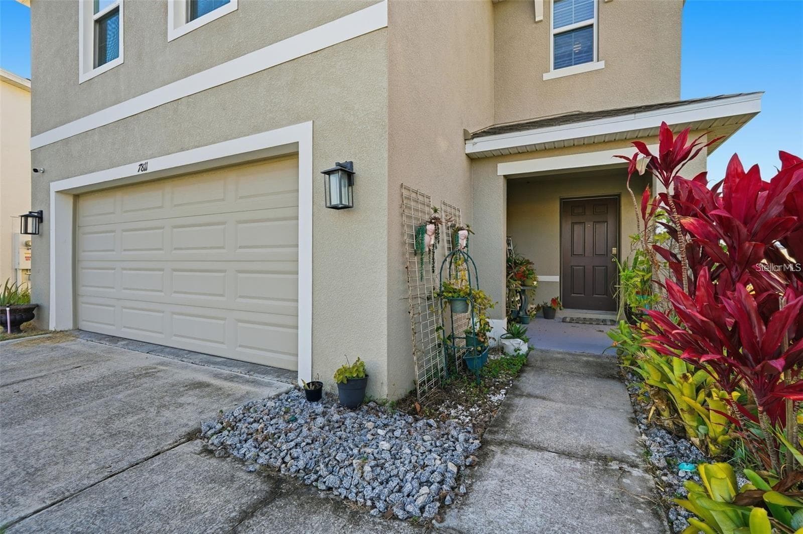 7811 Davie Ray Dr photo 2