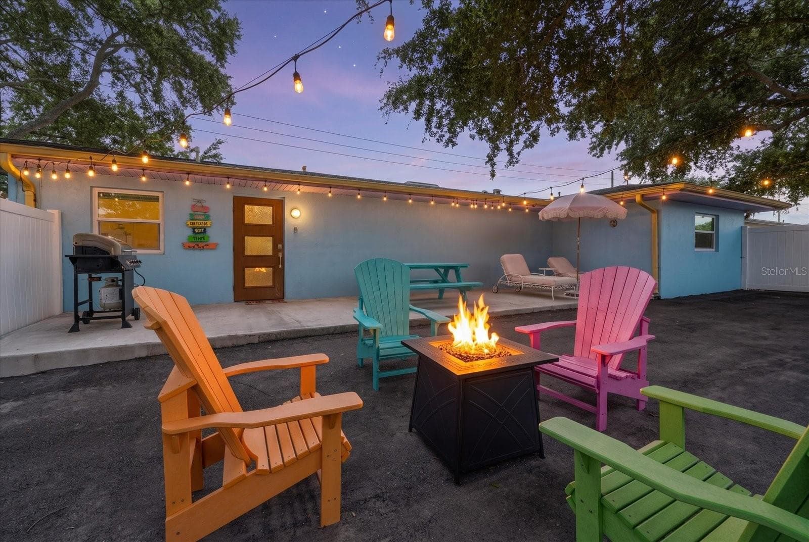 2050 W Bay Dr photo 2