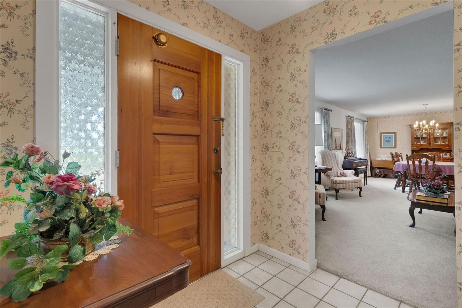 402 Aberdeen CT N photo 2