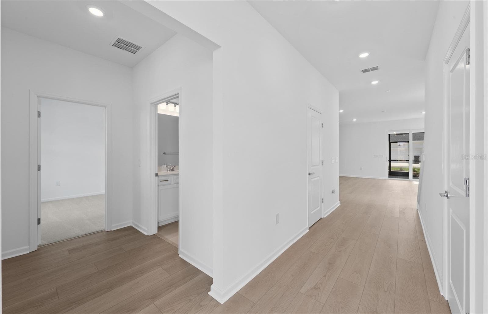 7719 Reflection Pkwy photo 5