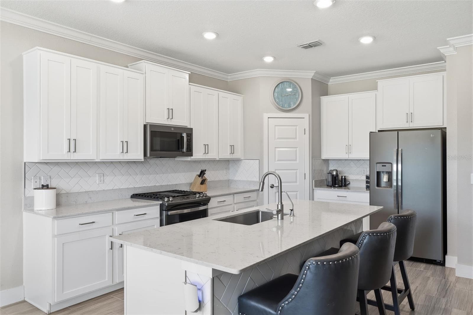 2920 Gridiron Isle photo 2