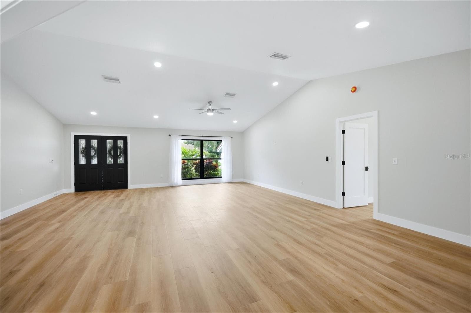 8822 Misty Creek Dr photo 5