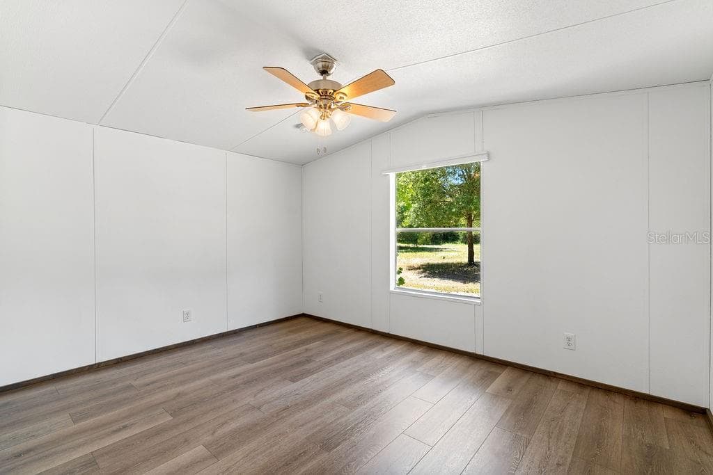 27133 Miller Rd photo 2