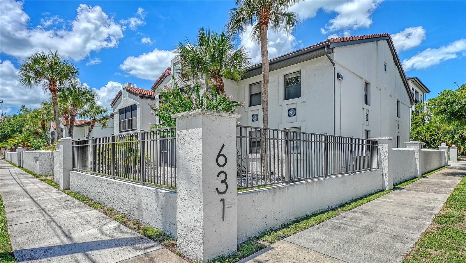 631 N Orange Ave #108 photo 2