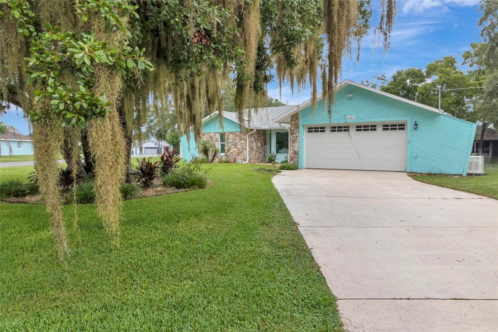 5325 Abagail Dr photo 2