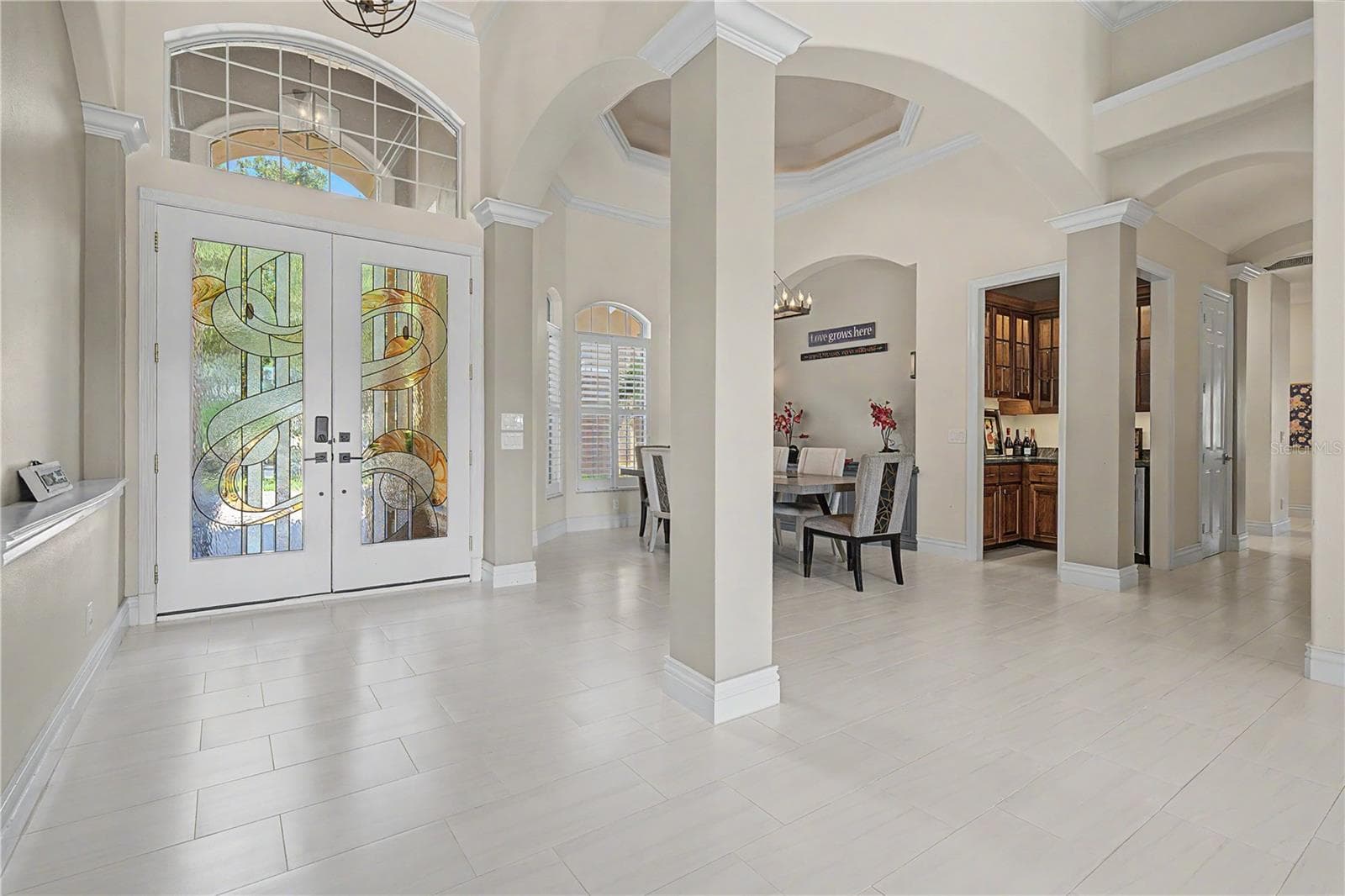 1306 Playmoor Dr photo 4