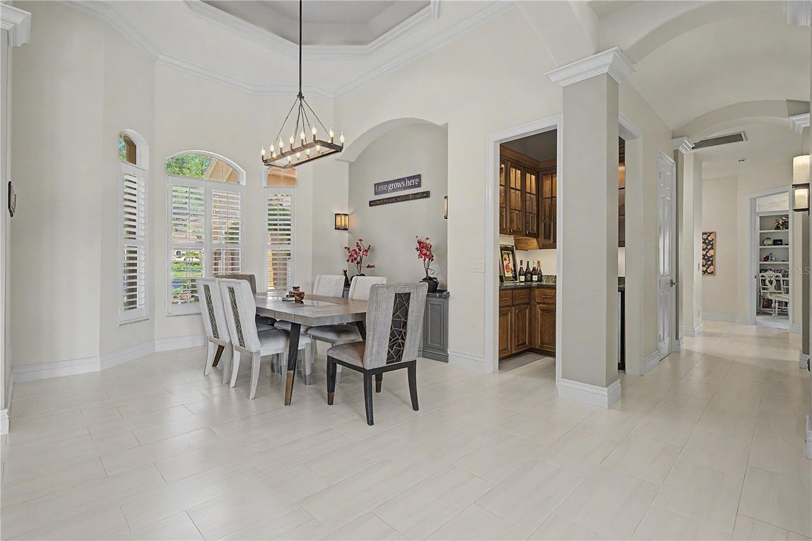 1306 Playmoor Dr photo 5