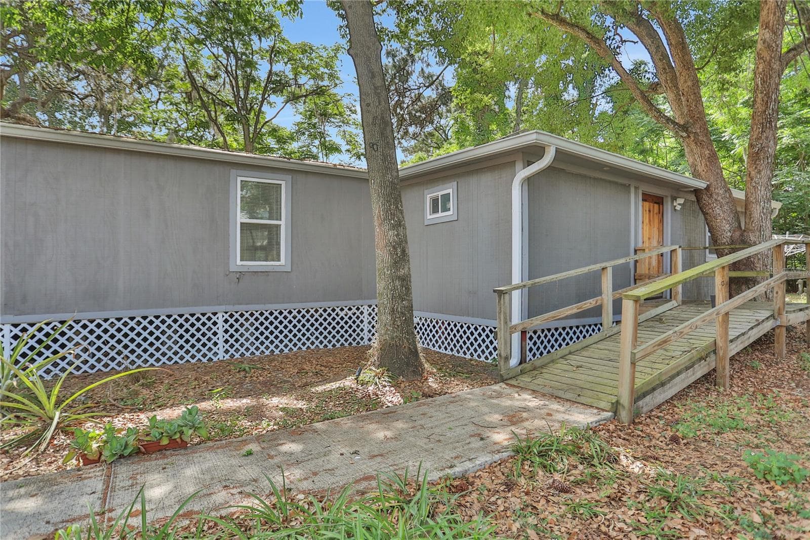 9132 Mango St photo 3