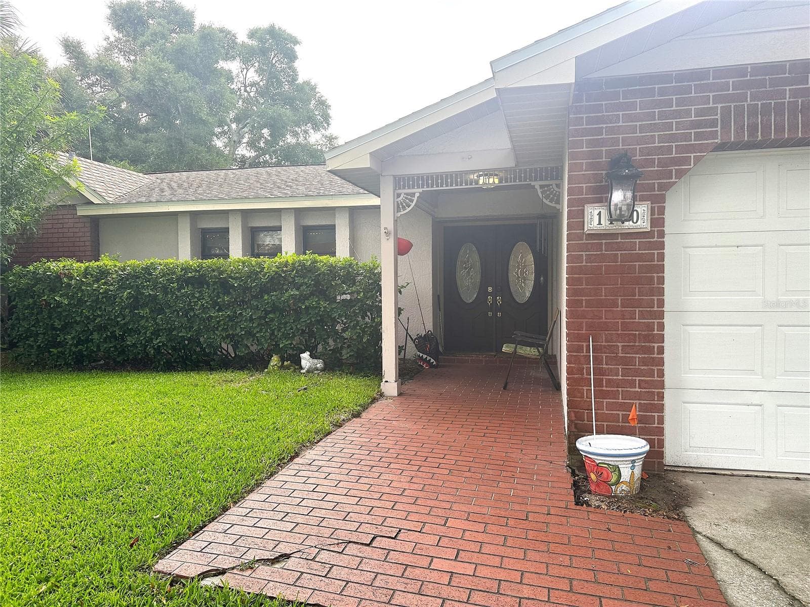 1170 Wexford Dr photo 2