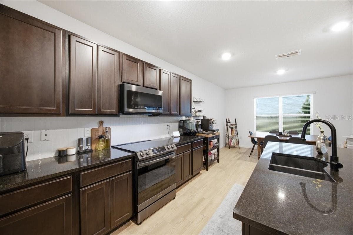 325 Auburn Grove Xing photo 2